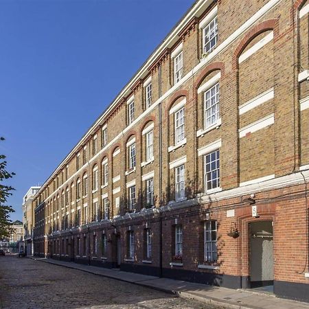 Traditional Victorian 2 Bed In Cobbled Street + Mod Cons - Full Home Лондон Экстерьер фото