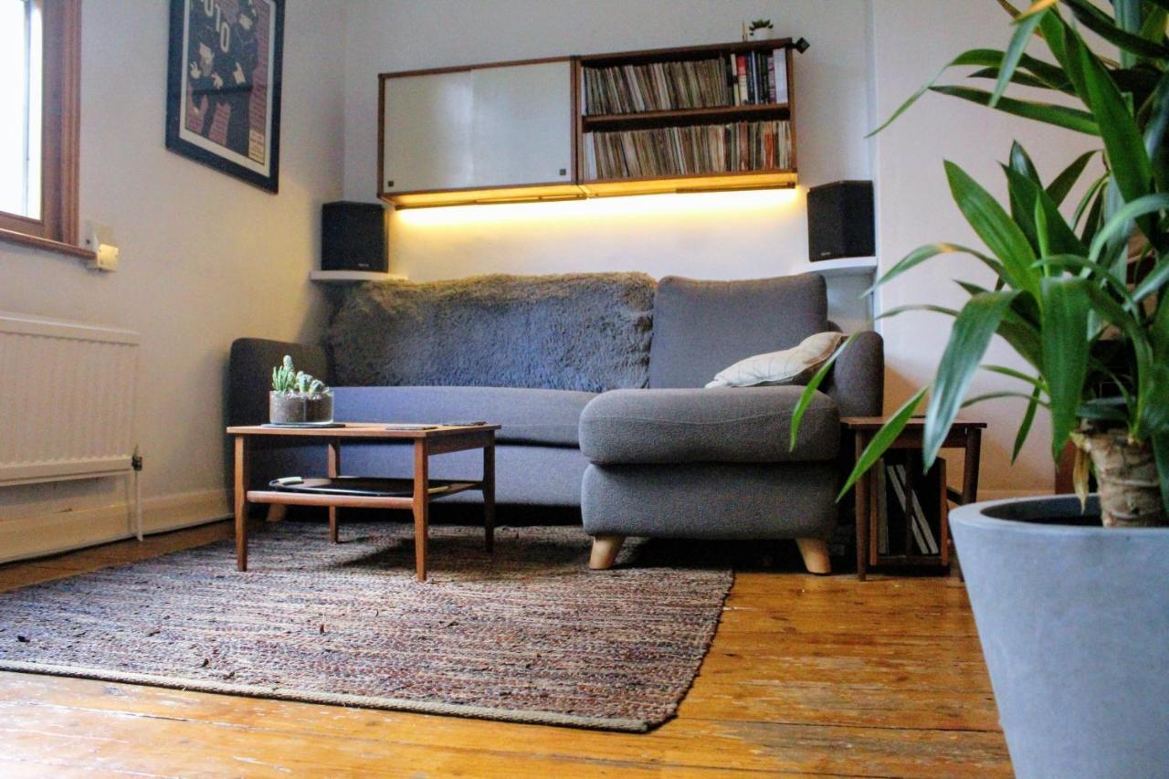 Traditional Victorian 2 Bed In Cobbled Street + Mod Cons - Full Home Лондон Экстерьер фото